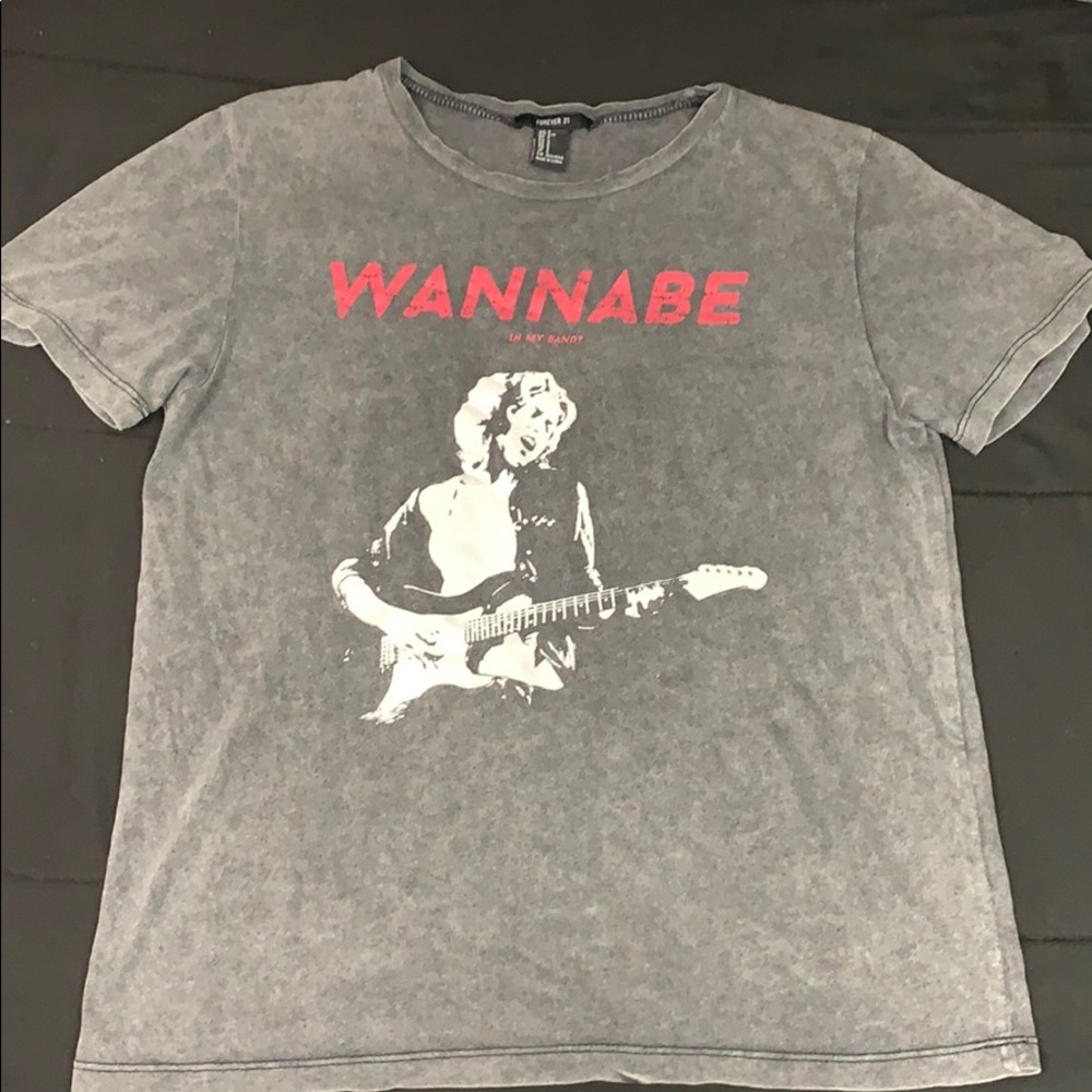 Graphic tee